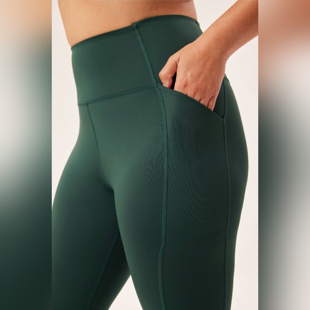 Girlfriend Collective Compressive Pocket Moss legging 23.75 inseam